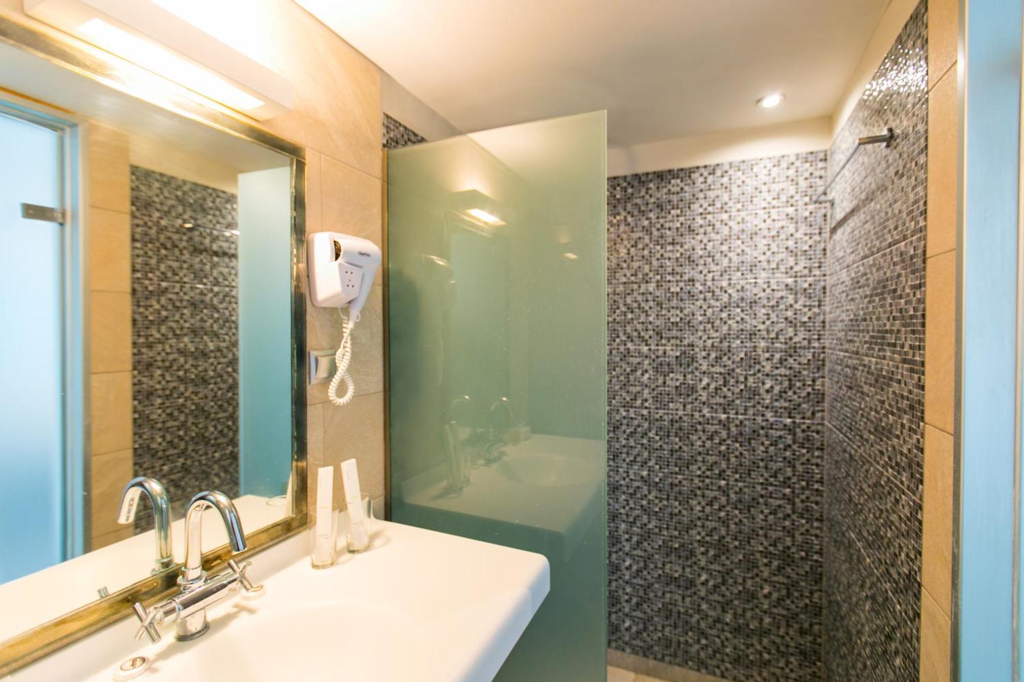 Resol Hotel Bali  Ngoại thất bức ảnh